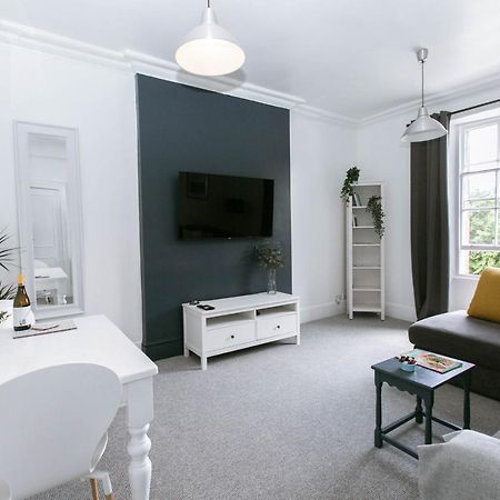 Spacious Apartment, Free Parking, Central Location Near To Uni, Hospital, Town Exeter Exterior foto